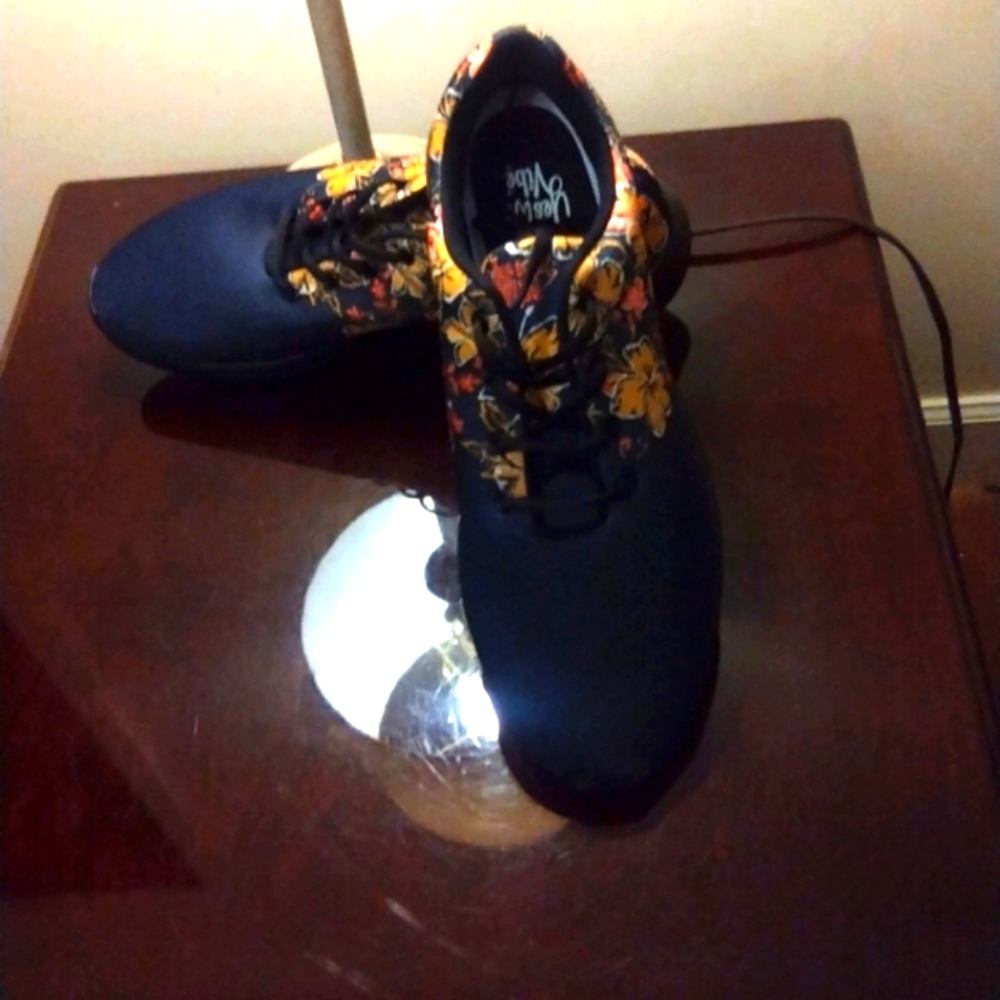 Yes We Vibe Sneakers